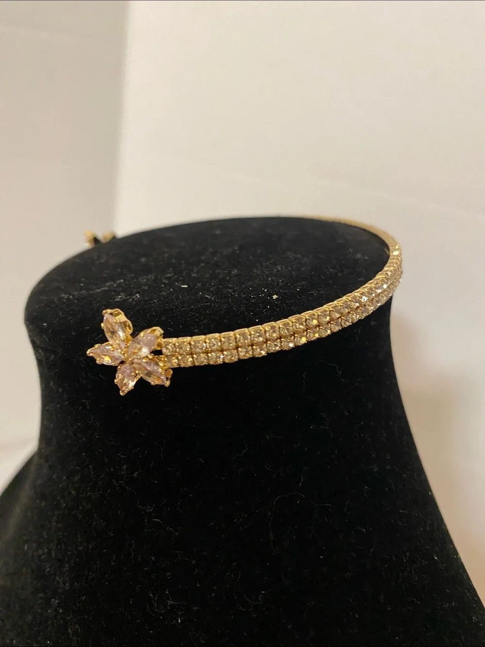 Gold Floral Crystal Bangle Bracelet - Elegant Women's Jewelry